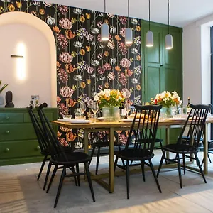 https://casa-del-artista-craven.yorkshirehotels.net