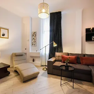 https://apt-discover-comfort-charming-spacious-in-the-old-town.bucharesthotelsnow.com